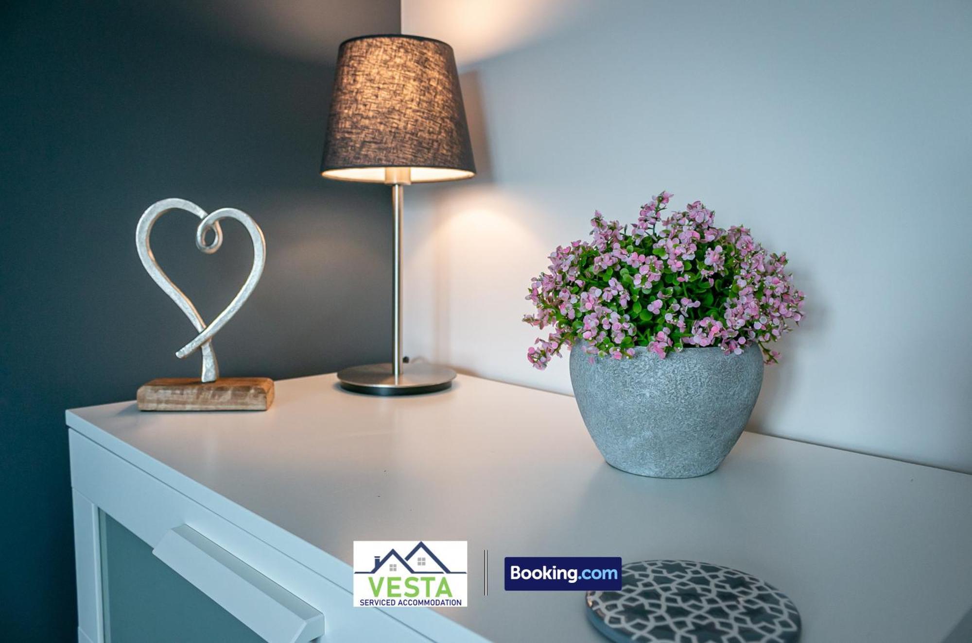 Three Bedroom Apartment By Vesta Serviced Accommodation & Short Lets Hatfield With Free Parking Kültér fotó