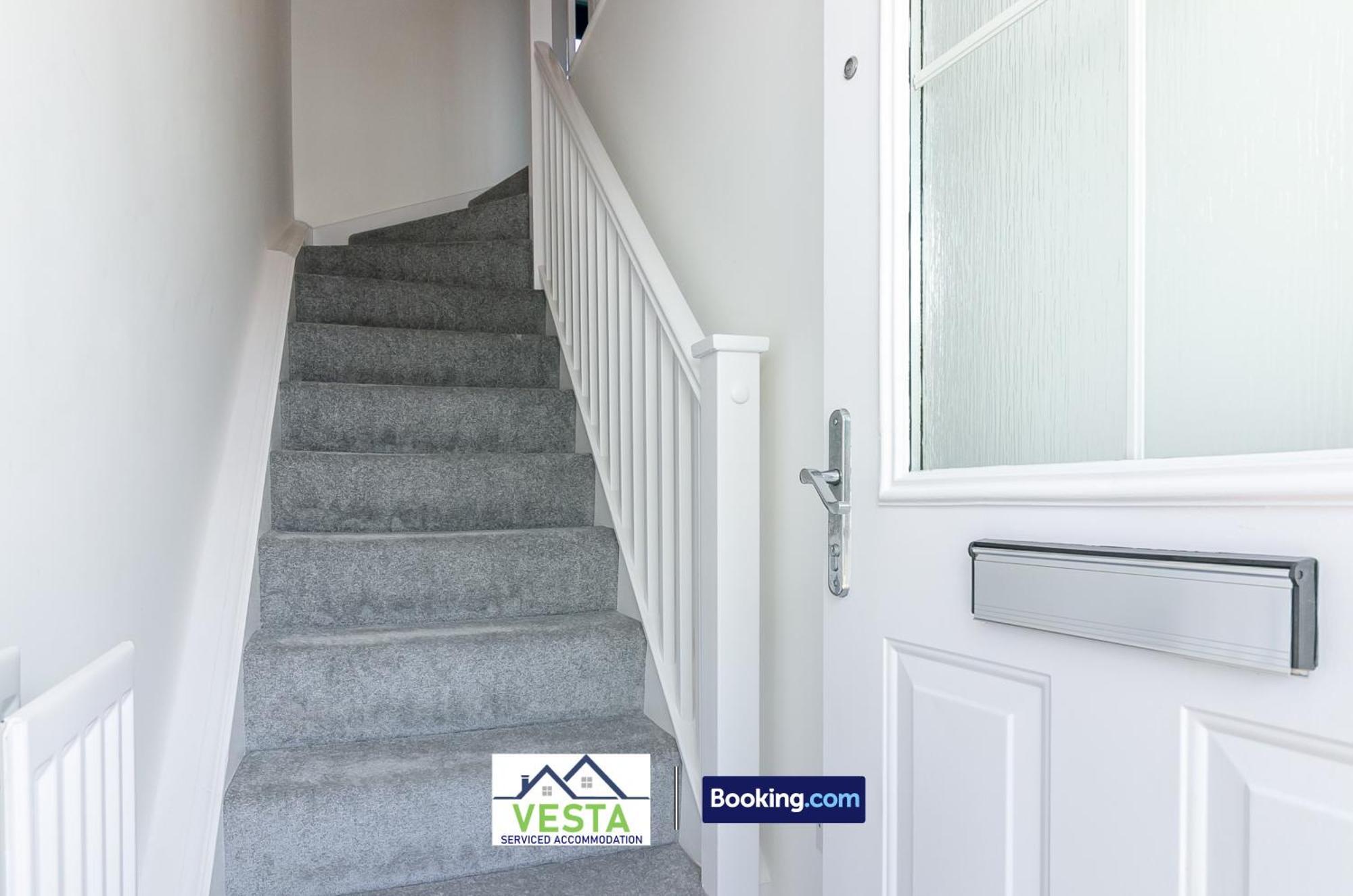Three Bedroom Apartment By Vesta Serviced Accommodation & Short Lets Hatfield With Free Parking Kültér fotó