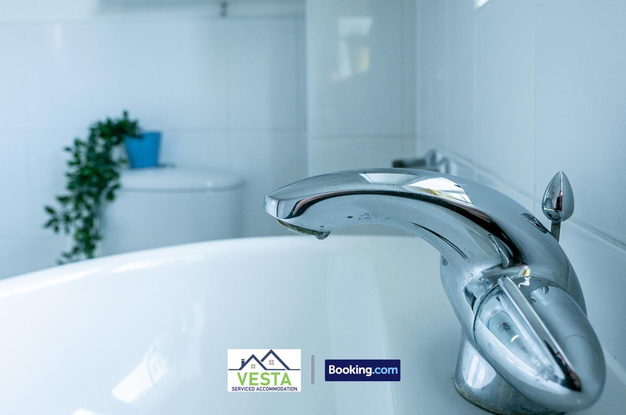 Three Bedroom Apartment By Vesta Serviced Accommodation & Short Lets Hatfield With Free Parking Kültér fotó