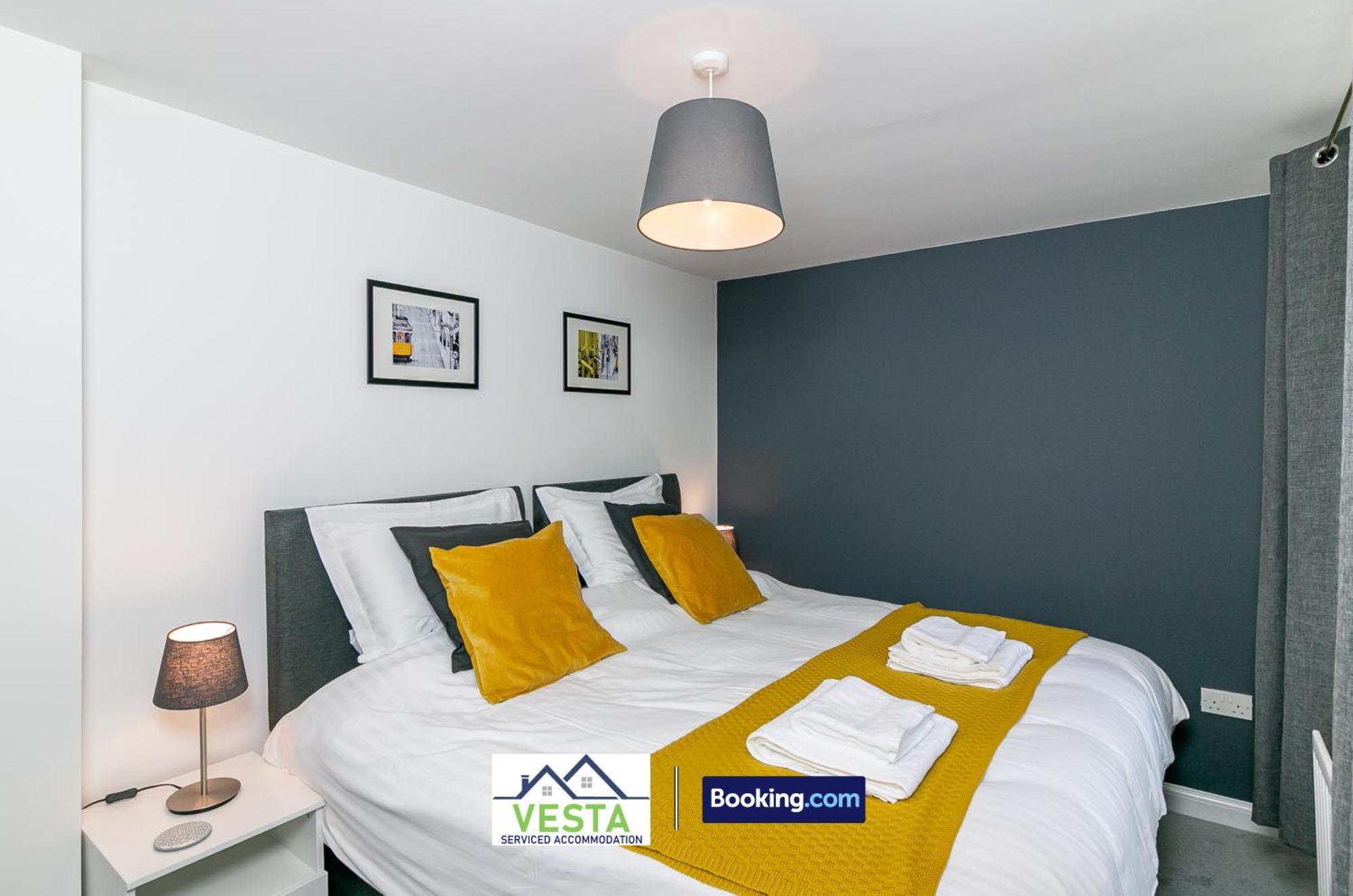 Three Bedroom Apartment By Vesta Serviced Accommodation & Short Lets Hatfield With Free Parking Kültér fotó